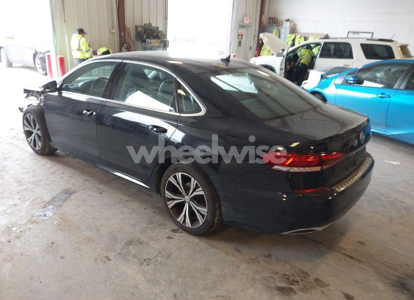 Photo 3 of 2021 Volkswagen Passat 2.0T SE (VIN 1VWSA7A31MC006446)
