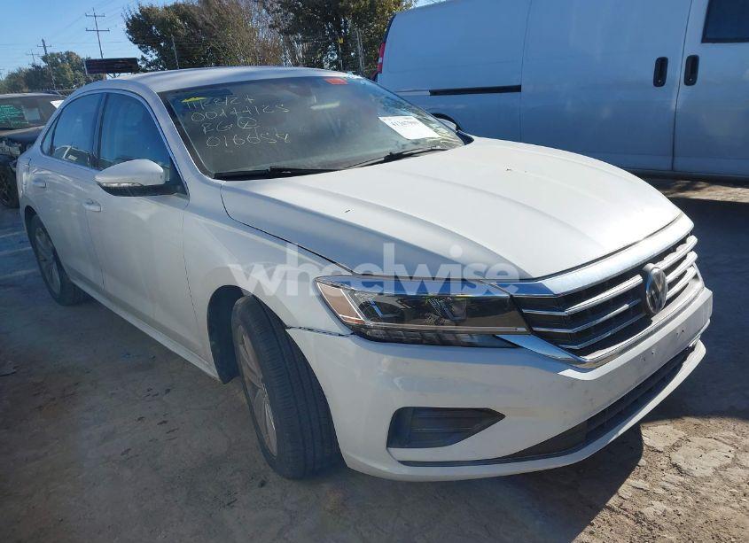 2020 Volkswagen Passat 2.0T SE (VIN 1VWSA7A32LC016658) main photo