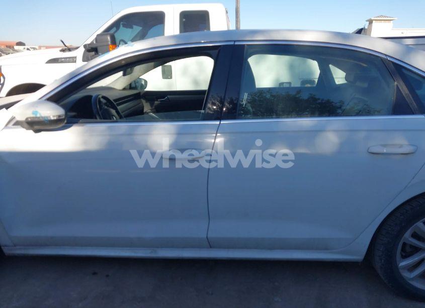 Photo 14 of 2020 Volkswagen Passat 2.0T SE (VIN 1VWSA7A32LC016658)