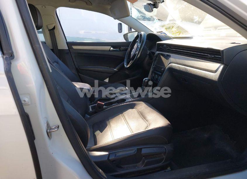 Photo 5 of 2020 Volkswagen Passat 2.0T SE (VIN 1VWSA7A32LC016658)