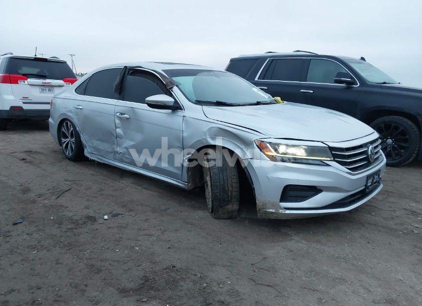 2021 Volkswagen Passat 2.0T SE (VIN 1VWSA7A32MC012126) main photo