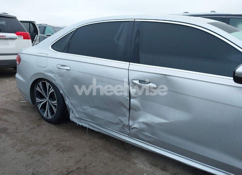 Photo 18 of 2021 Volkswagen Passat 2.0T SE (VIN 1VWSA7A32MC012126)