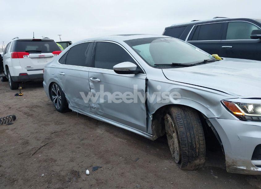 Photo 6 of 2021 Volkswagen Passat 2.0T SE (VIN 1VWSA7A32MC012126)