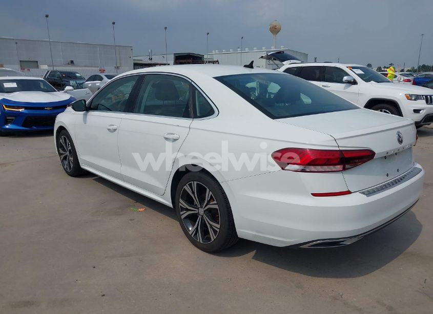 Photo 3 of 2021 Volkswagen Passat 2.0T SE (VIN 1VWSA7A32MC014376)