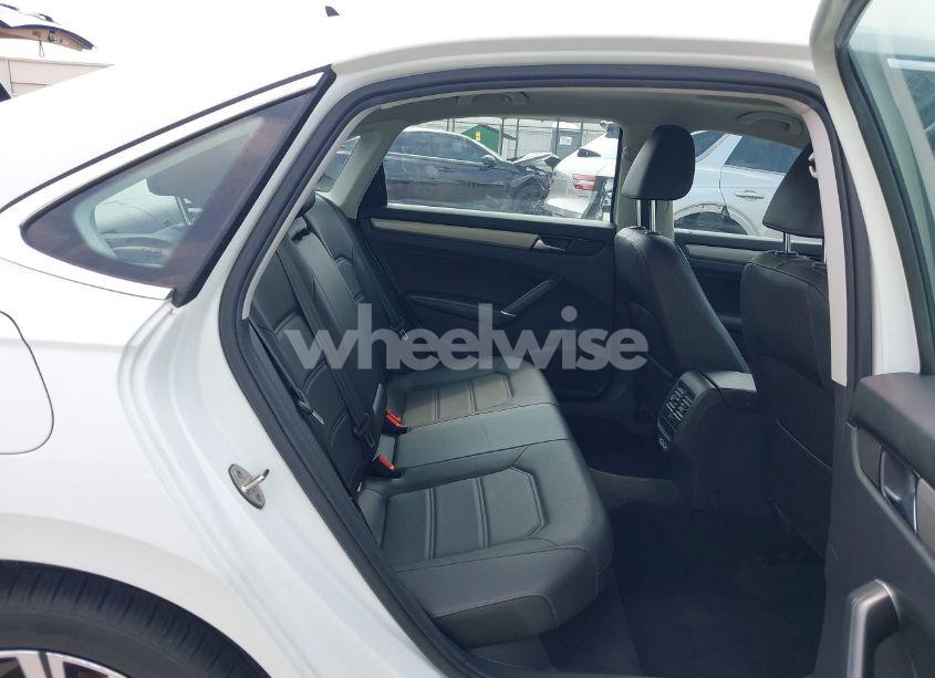 Photo 8 of 2021 Volkswagen Passat 2.0T SE (VIN 1VWSA7A32MC014376)