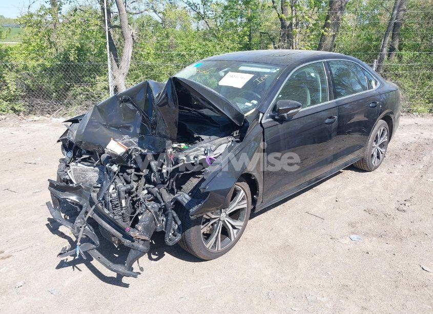 Photo 2 of 2021 Volkswagen Passat 2.0T SE (VIN 1VWSA7A32MC015219)