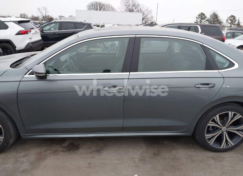 Photo 14 of 2022 Volkswagen Passat 2.0T SE (VIN 1VWSA7A32NC007106)