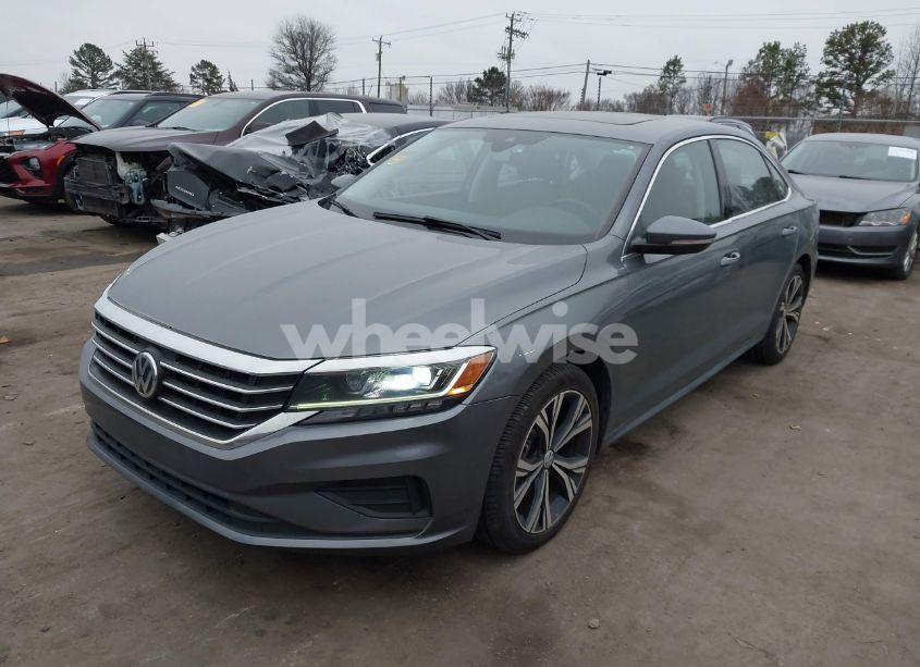 Photo 2 of 2022 Volkswagen Passat 2.0T SE (VIN 1VWSA7A32NC007106)