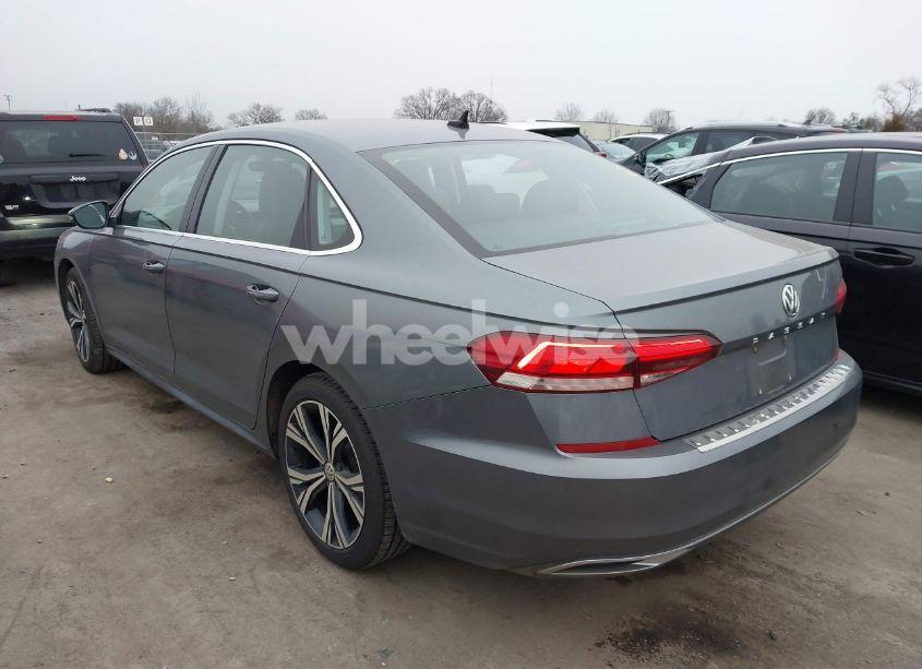 Photo 3 of 2022 Volkswagen Passat 2.0T SE (VIN 1VWSA7A32NC007106)