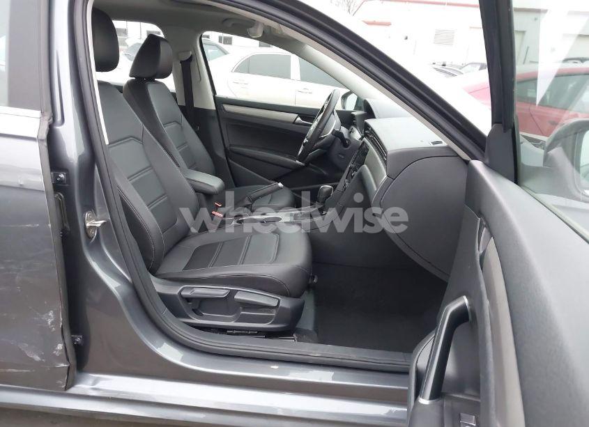Photo 5 of 2022 Volkswagen Passat 2.0T SE (VIN 1VWSA7A32NC007106)
