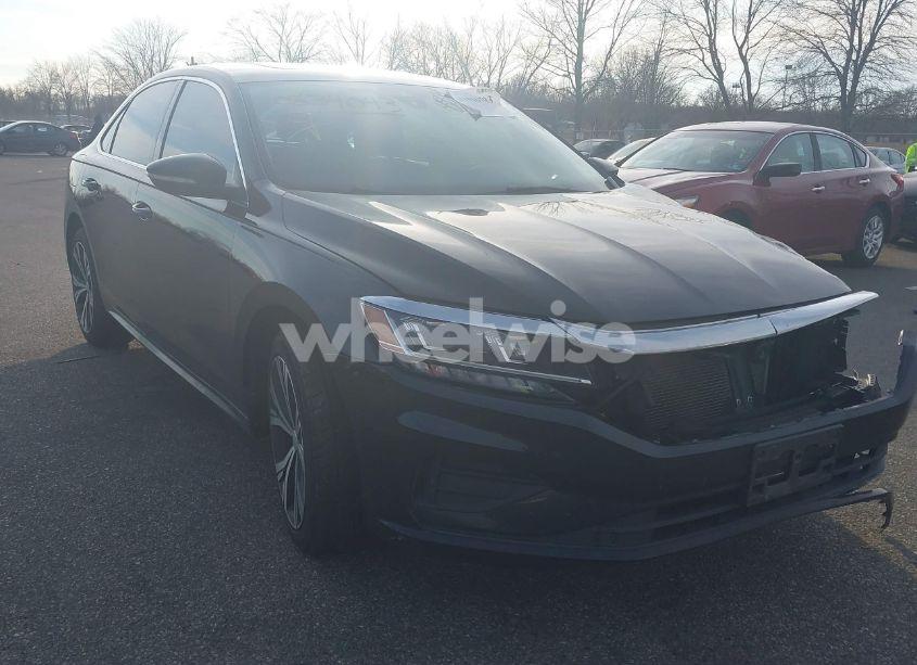 2021 Volkswagen Passat 2.0T SE (VIN 1VWSA7A33MC013835) main photo