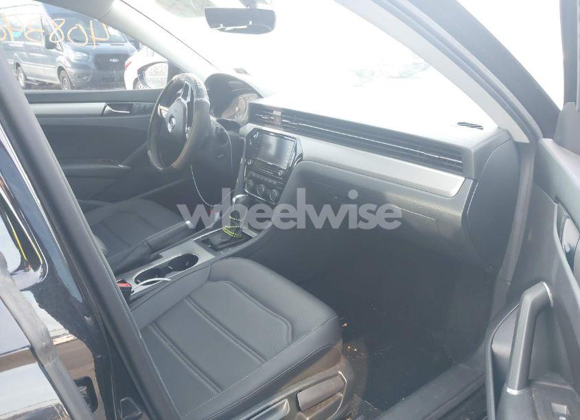 Photo 5 of 2021 Volkswagen Passat 2.0T SE (VIN 1VWSA7A33MC013835)