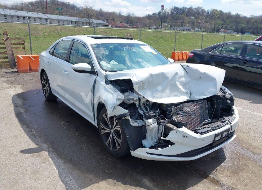 2022 Volkswagen Passat 2.0T SE (VIN 1VWSA7A33NC005929) main photo