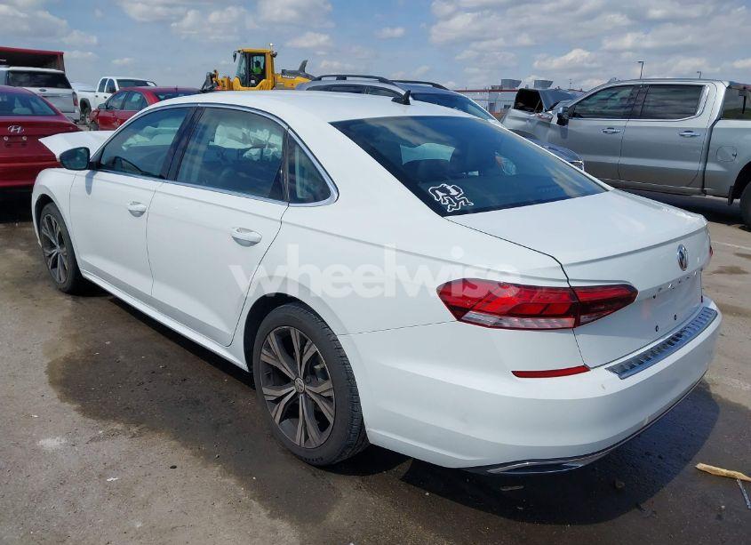 Photo 3 of 2022 Volkswagen Passat 2.0T SE (VIN 1VWSA7A33NC005929)
