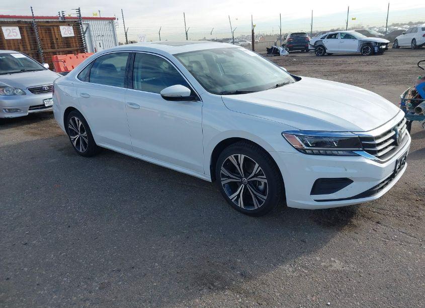 2022 Volkswagen Passat 2.0T SE (VIN 1VWSA7A33NC009575) main photo