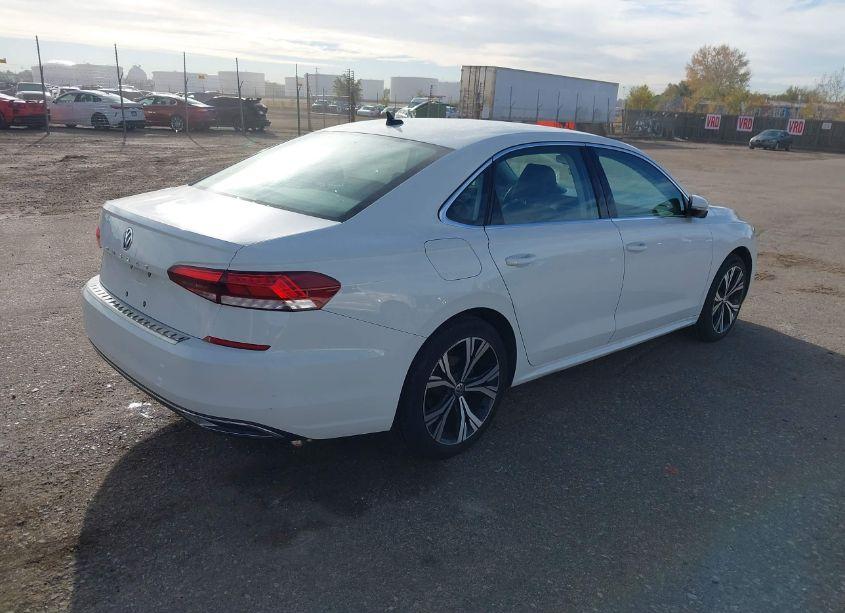Photo 4 of 2022 Volkswagen Passat 2.0T SE (VIN 1VWSA7A33NC009575)