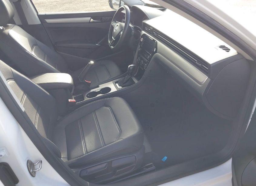 Photo 5 of 2022 Volkswagen Passat 2.0T SE (VIN 1VWSA7A33NC009575)