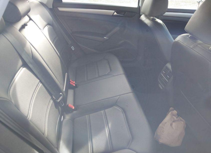 Photo 8 of 2022 Volkswagen Passat 2.0T SE (VIN 1VWSA7A33NC009575)