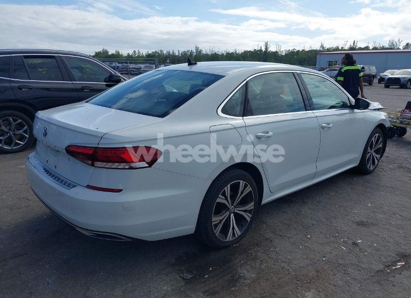 Photo 4 of 2021 Volkswagen Passat 2.0T SE (VIN 1VWSA7A34MC005419)