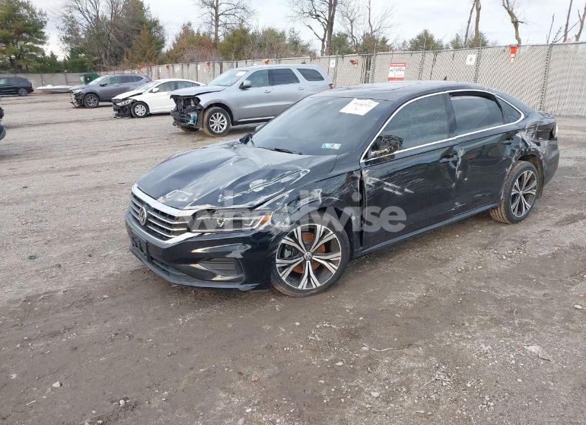 Photo 2 of 2021 Volkswagen Passat 2.0T SE (VIN 1VWSA7A34MC019031)