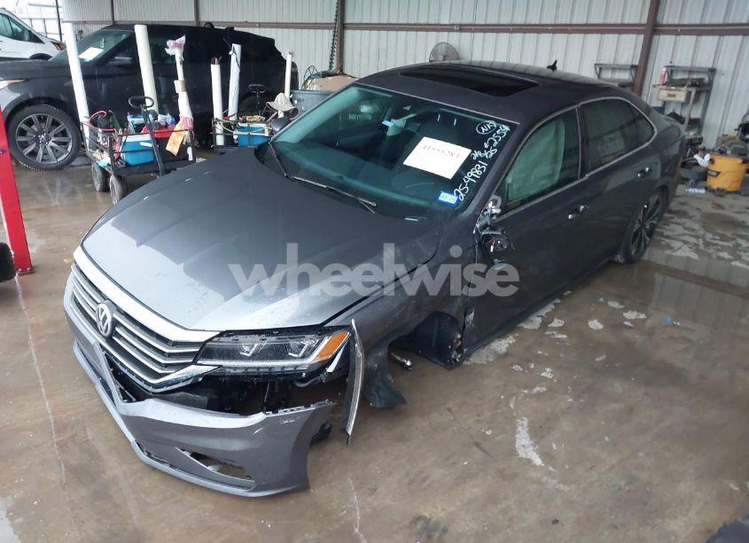 Photo 2 of 2022 Volkswagen Passat 2.0T SE (VIN 1VWSA7A34NC002554)