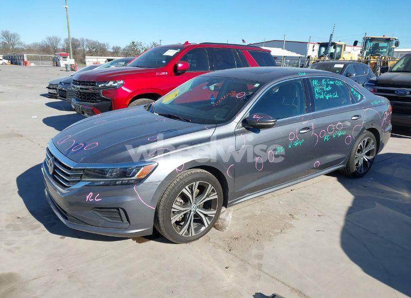 Photo 2 of 2022 Volkswagen Passat 2.0T SE (VIN 1VWSA7A34NC007043)