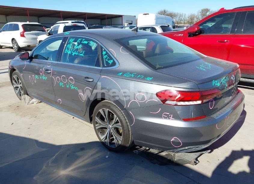 Photo 3 of 2022 Volkswagen Passat 2.0T SE (VIN 1VWSA7A34NC007043)