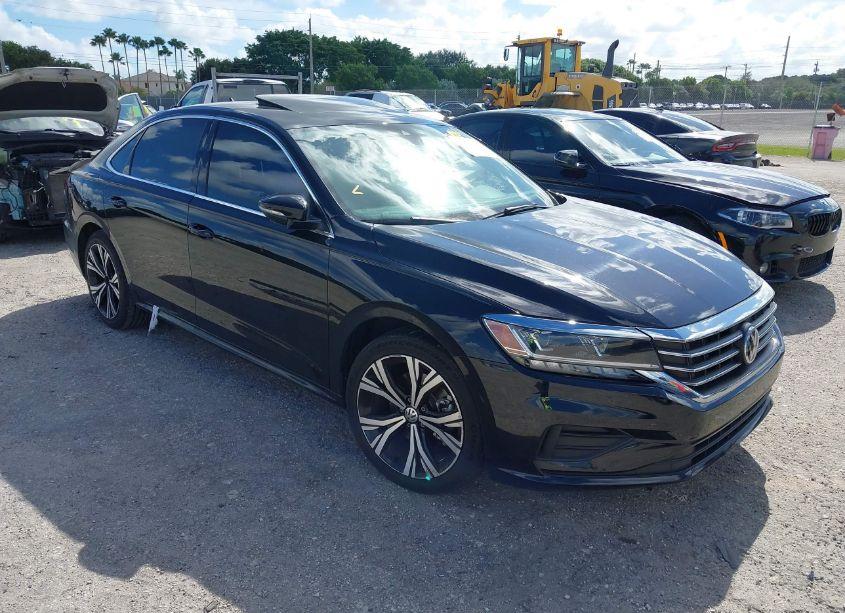 2022 Volkswagen Passat 2.0T SE (VIN 1VWSA7A34NC008984) main photo