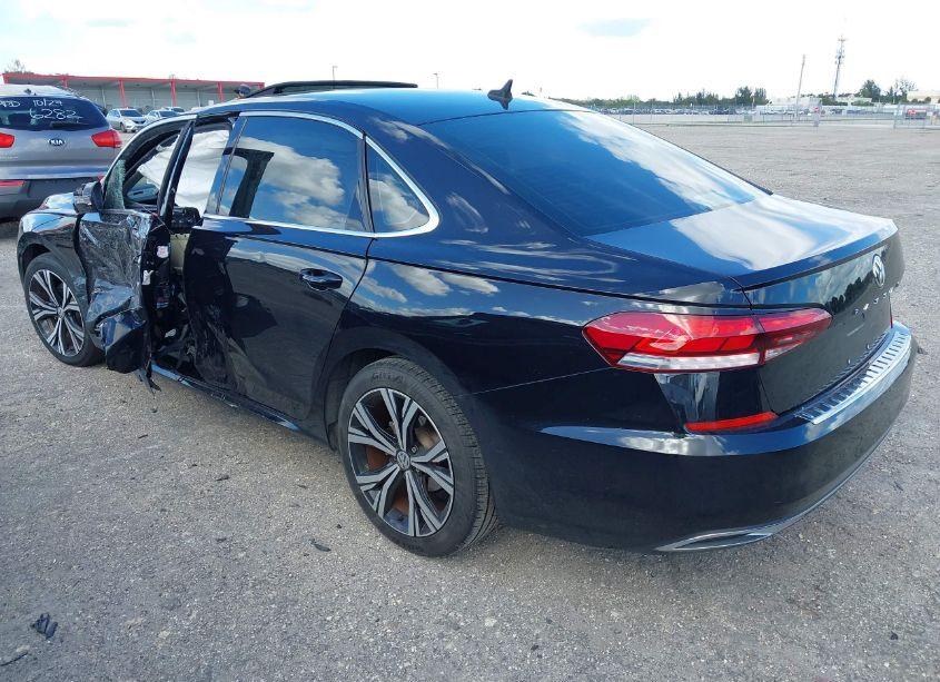 Photo 3 of 2022 Volkswagen Passat 2.0T SE (VIN 1VWSA7A34NC008984)