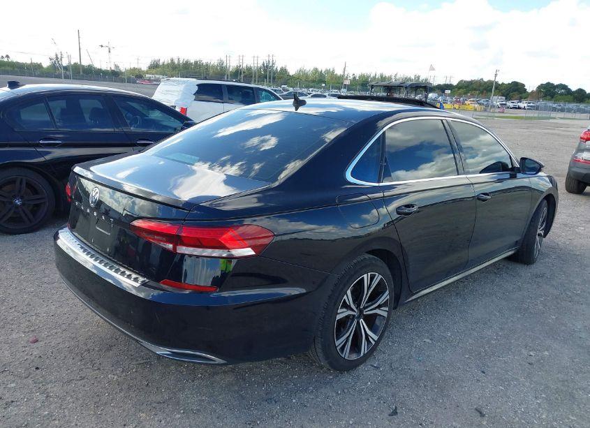 Photo 4 of 2022 Volkswagen Passat 2.0T SE (VIN 1VWSA7A34NC008984)