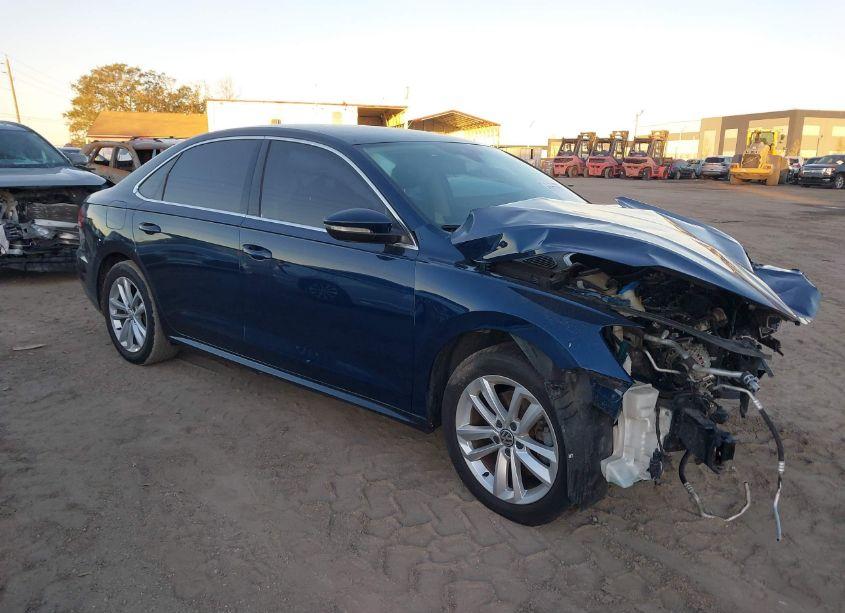 2020 Volkswagen Passat 2.0T SE (VIN 1VWSA7A35LC010210) main photo