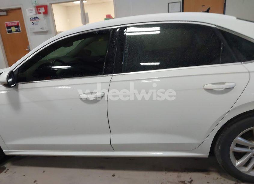 Photo 14 of 2020 Volkswagen Passat 2.0T SE (VIN 1VWSA7A35LC021689)