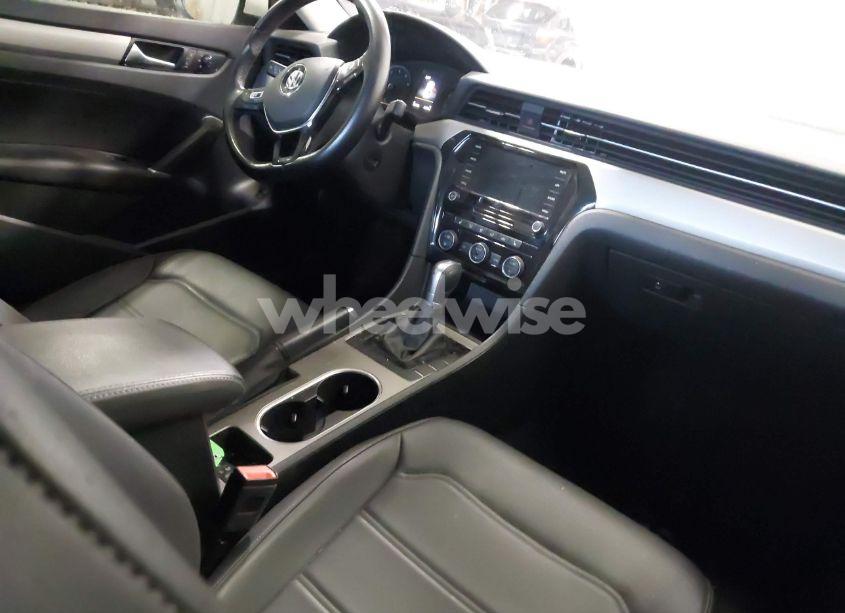 Photo 5 of 2020 Volkswagen Passat 2.0T SE (VIN 1VWSA7A35LC021689)