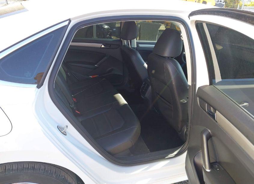 Photo 8 of 2021 Volkswagen Passat 2.0T SE (VIN 1VWSA7A35MC000794)