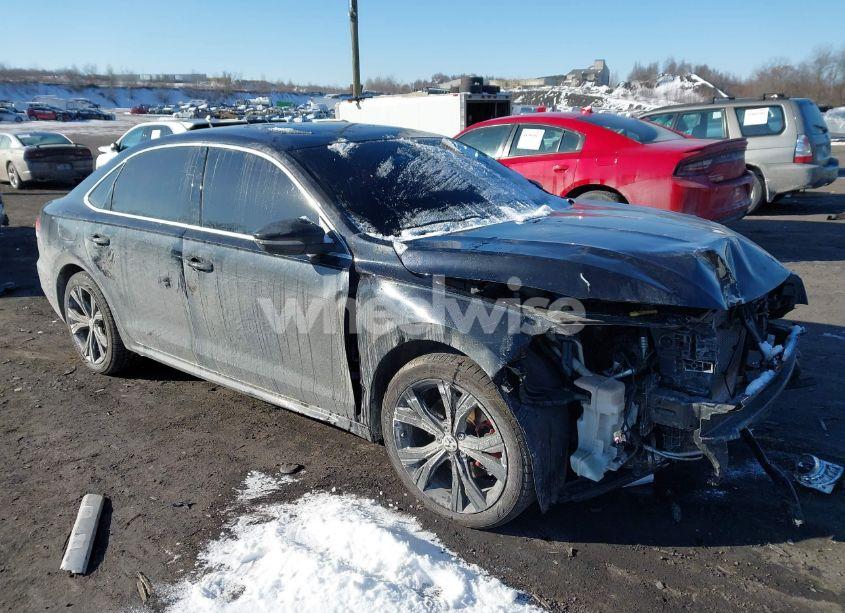 2021 Volkswagen Passat 2.0T SE (VIN 1VWSA7A35MC012802) main photo