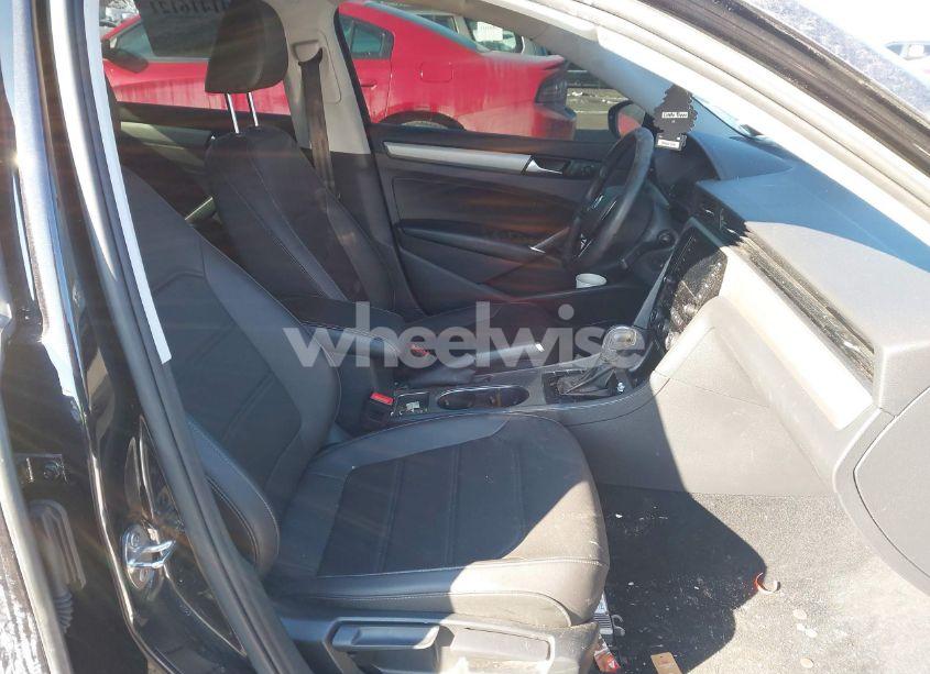 Photo 5 of 2021 Volkswagen Passat 2.0T SE (VIN 1VWSA7A35MC012802)