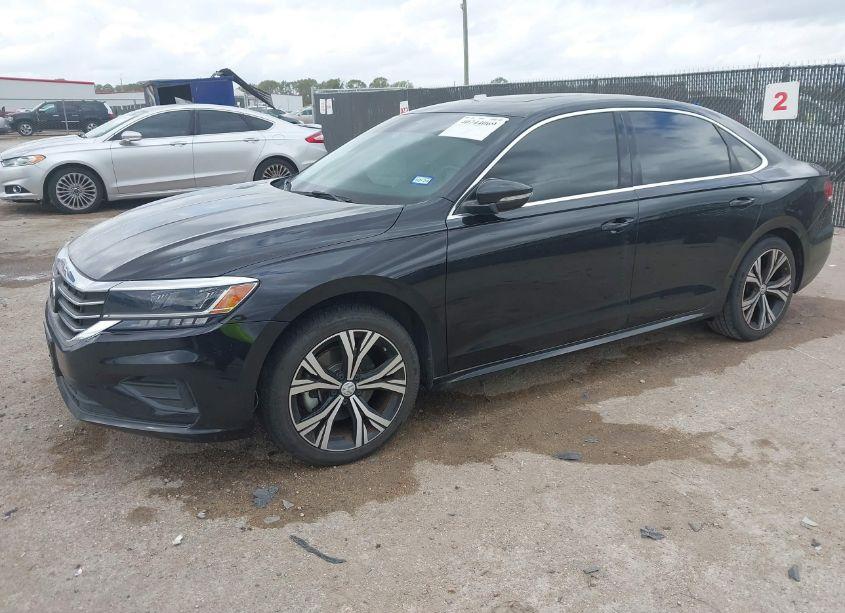 Photo 2 of 2022 Volkswagen Passat 2.0T SE (VIN 1VWSA7A35NC004653)