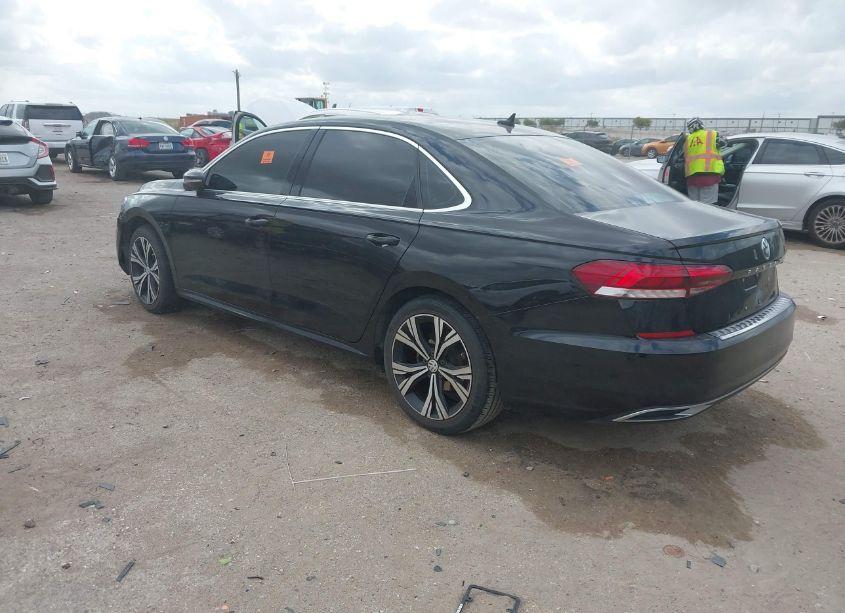 Photo 3 of 2022 Volkswagen Passat 2.0T SE (VIN 1VWSA7A35NC004653)