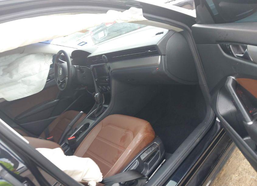 Photo 5 of 2022 Volkswagen Passat 2.0T SE (VIN 1VWSA7A35NC004653)