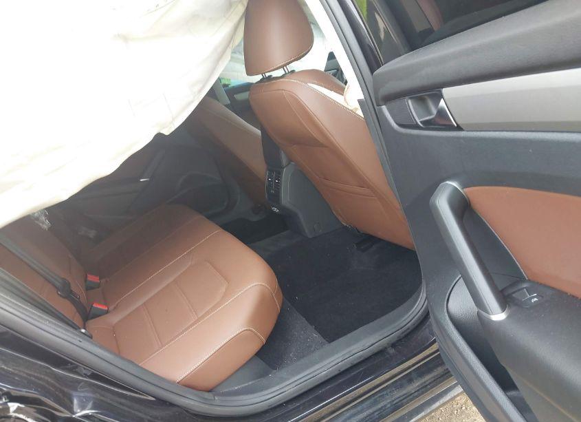 Photo 8 of 2022 Volkswagen Passat 2.0T SE (VIN 1VWSA7A35NC004653)