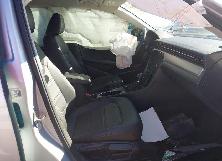 Photo 5 of 2020 Volkswagen Passat 2.0T SE (VIN 1VWSA7A36LC024391)