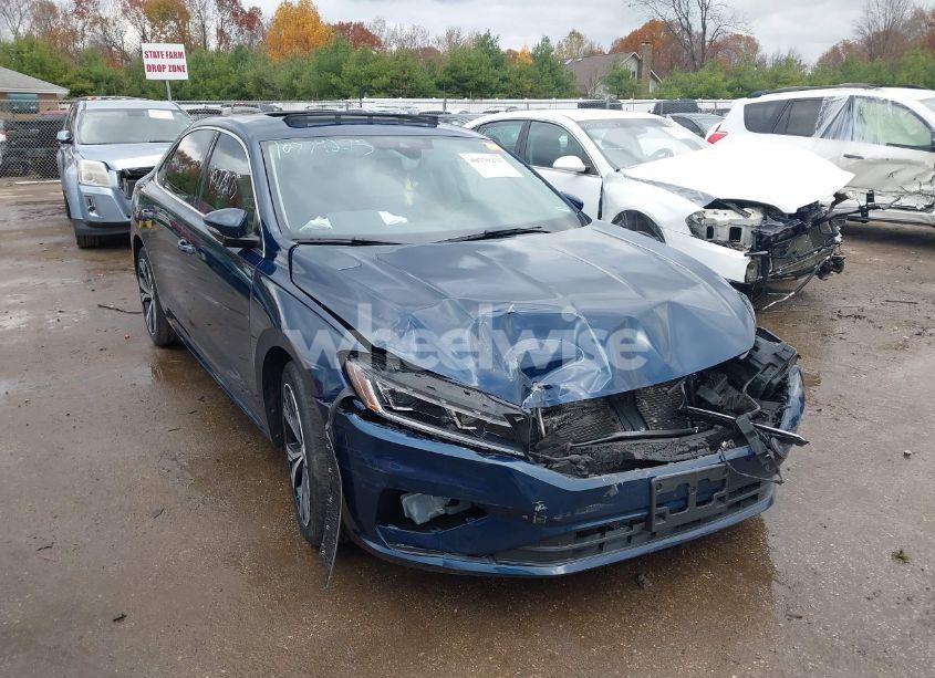 2021 Volkswagen Passat 2.0T SE (VIN 1VWSA7A36MC010508) main photo