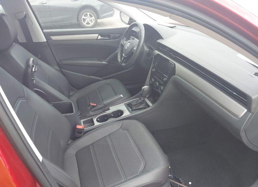 Photo 5 of 2022 Volkswagen Passat 2.0T SE (VIN 1VWSA7A36NC007349)