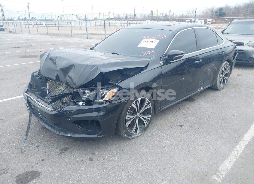 Photo 2 of 2022 Volkswagen Passat 2.0T SE (VIN 1VWSA7A36NC009134)