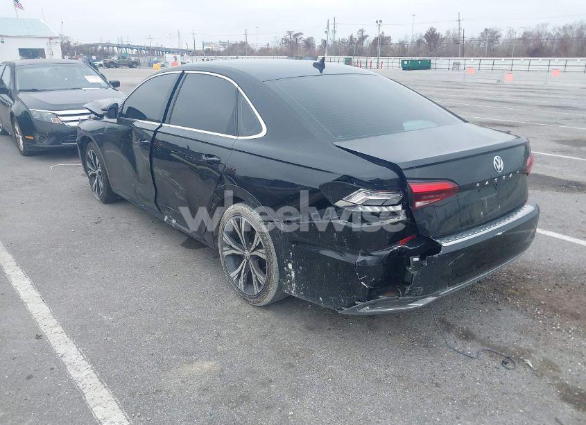 Photo 3 of 2022 Volkswagen Passat 2.0T SE (VIN 1VWSA7A36NC009134)