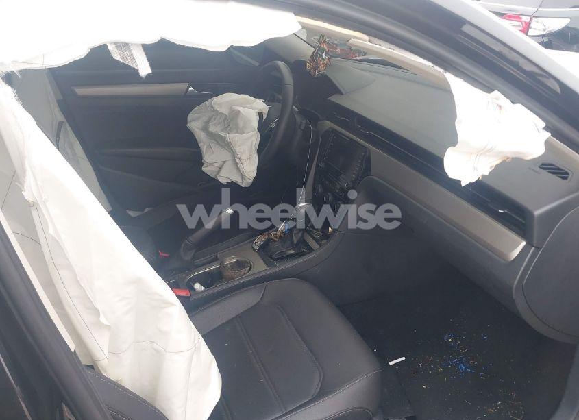 Photo 5 of 2022 Volkswagen Passat 2.0T SE (VIN 1VWSA7A36NC009134)