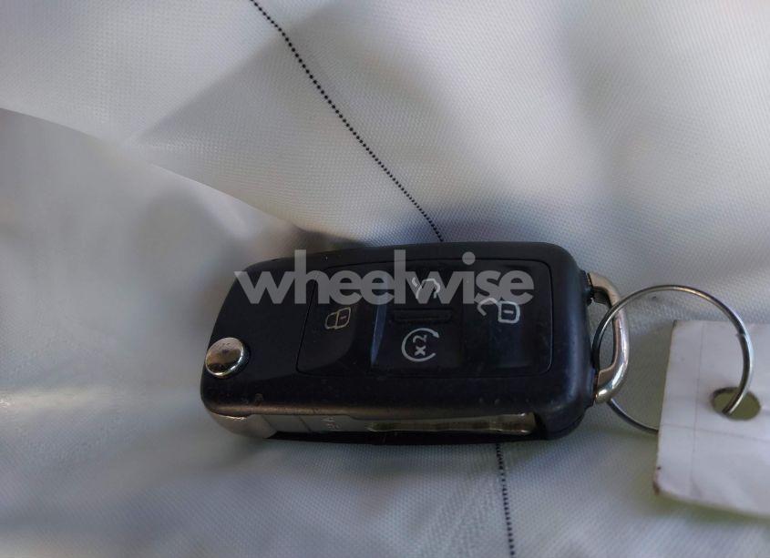 Photo 11 of 2020 Volkswagen Passat 2.0T SE (VIN 1VWSA7A37LC017403)