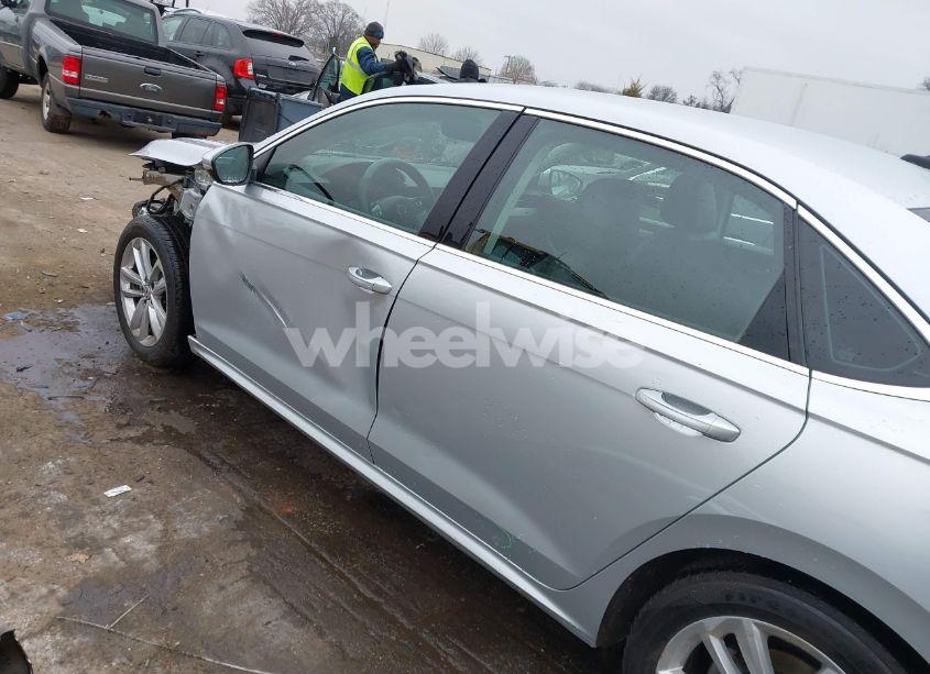 Photo 15 of 2020 Volkswagen Passat 2.0T SE (VIN 1VWSA7A37LC020706)