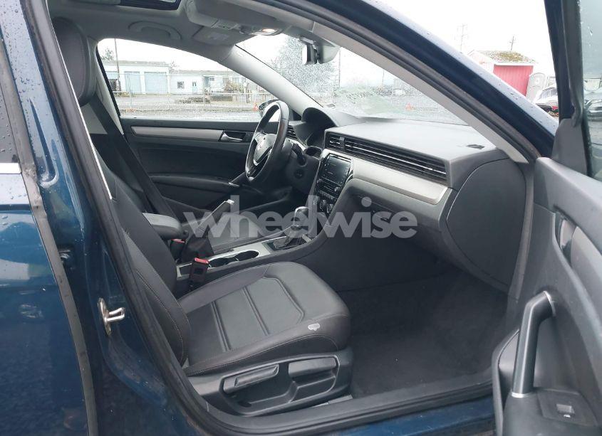 Photo 5 of 2021 Volkswagen Passat 2.0T SE (VIN 1VWSA7A37MC000442)