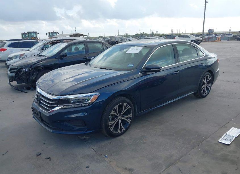 Photo 2 of 2021 Volkswagen Passat 2.0T SE (VIN 1VWSA7A37MC003678)